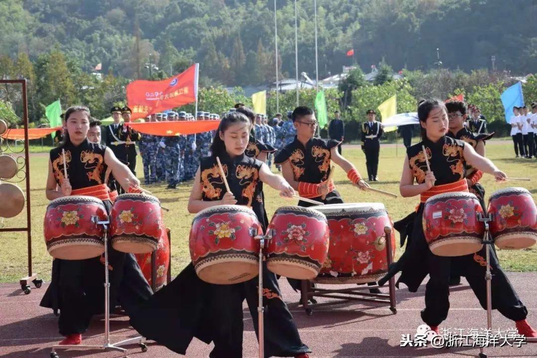 最新鑼鼓隊服裝，展現(xiàn)團隊風采與時尚魅力的完美結(jié)合，最新鑼鼓隊服裝，團隊風采與時尚魅力的絕妙融合
