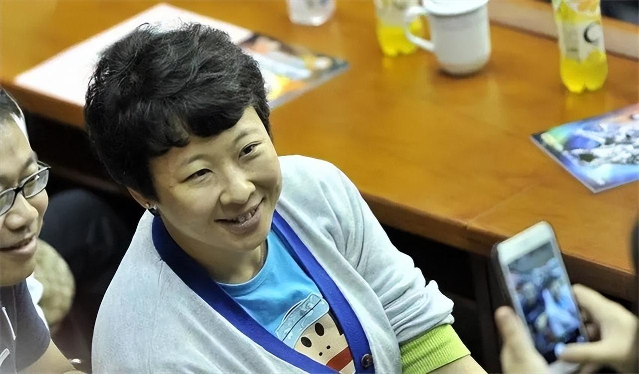 馮坤和老公最新消息，馮坤夫婦近況揭曉，幸福生活溫馨分享