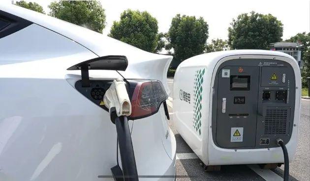 新能源汽車的拖掛充電，新能源汽車拖掛式充電技術(shù)革新