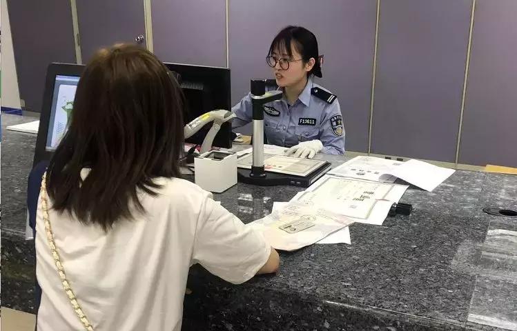 新能源車車牌規(guī)定詳解，政策解讀及辦理流程，新能源車車牌政策全解析，規(guī)定、解讀與辦理攻略