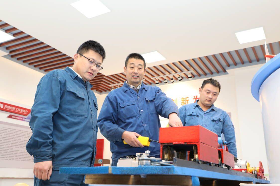 新能源技術(shù)革新，解碼未來(lái)汽車(chē)動(dòng)力之源，未來(lái)汽車(chē)動(dòng)力革新，新能源技術(shù)引領(lǐng)變革之路