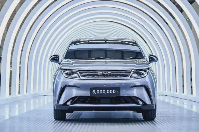 太陽(yáng)能助力新能源汽車，綠色出行新篇章，綠色能源新紀(jì)元，太陽(yáng)能推動(dòng)新能源汽車綠色出行革命