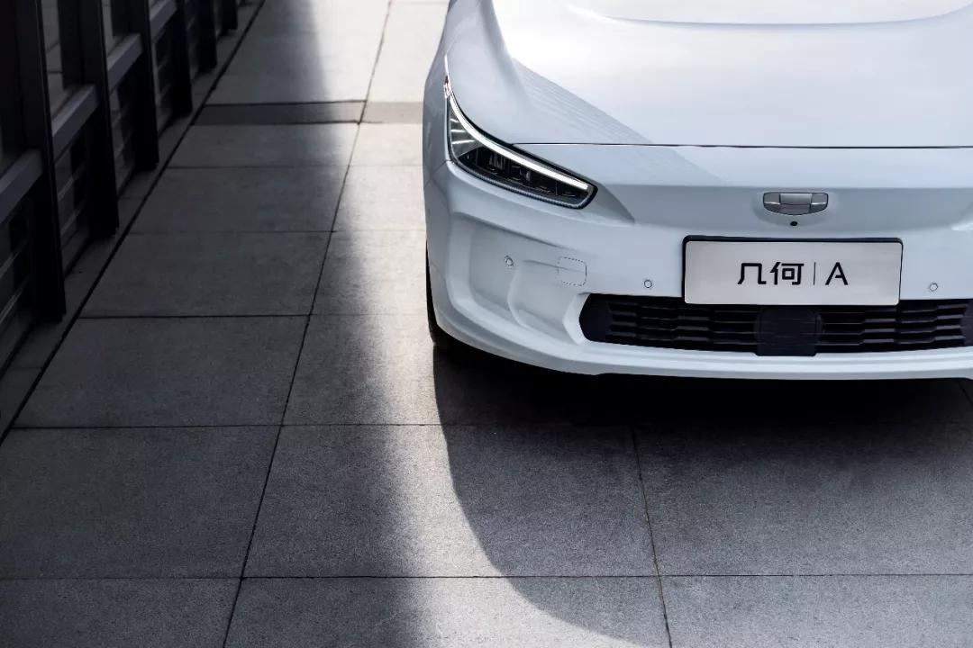 新能源車?yán)m(xù)航里程解析，隨車配備電量如何影響駕駛體驗？，新能源車?yán)m(xù)航里程與電量配置，揭秘續(xù)航與駕駛體驗的關(guān)系